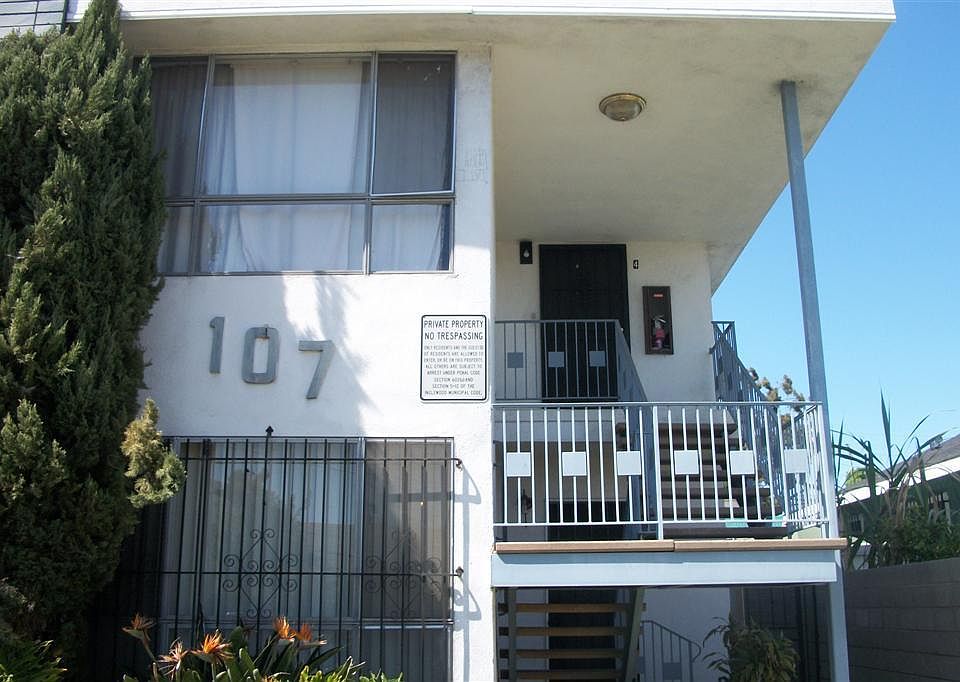 1st image of 107 E Buckthorn St #6