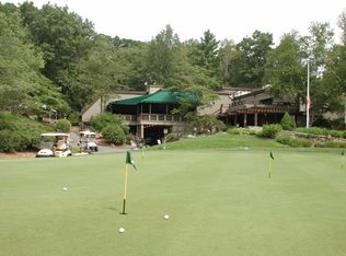 2 Conifer Ln, Avon, CT 06001