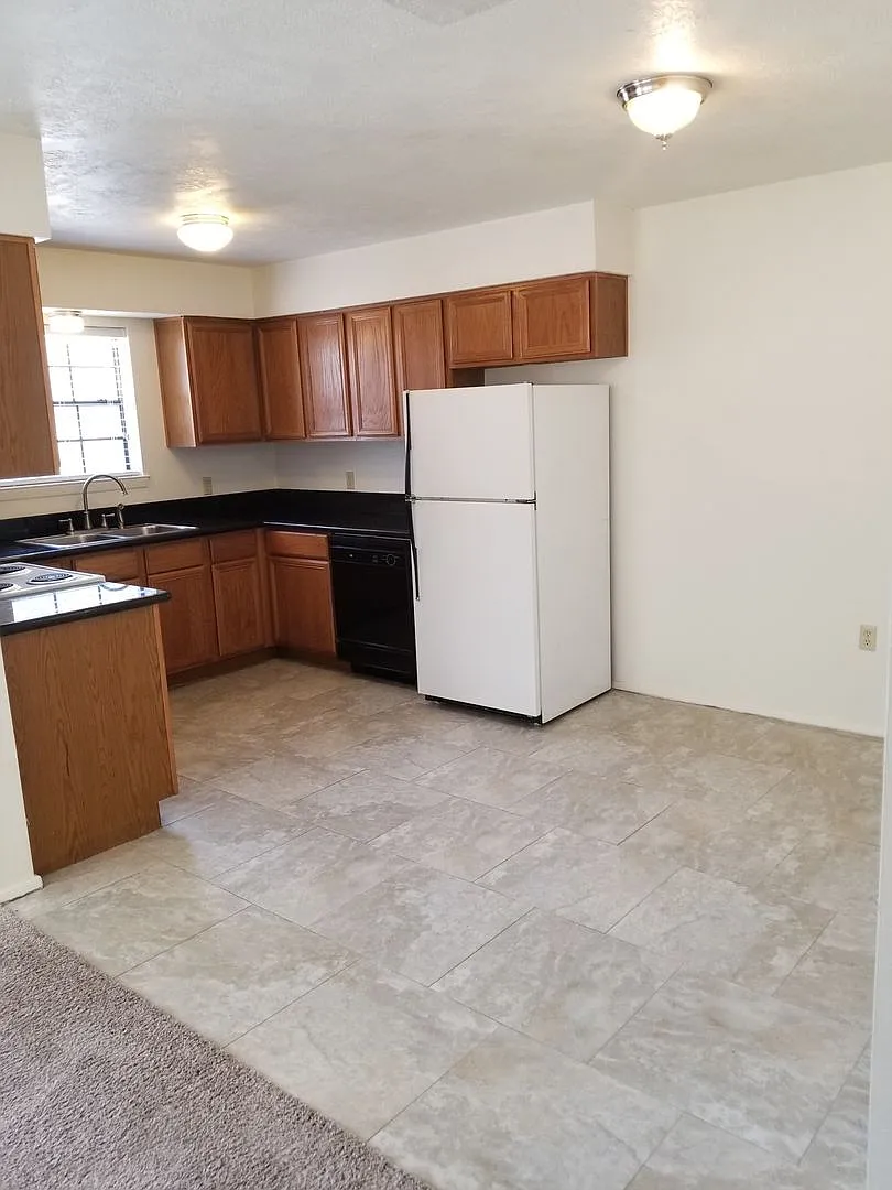 College Station, 3 bedroom - 2 bath fourplex- Upstairs on Woodsman Dr. — Photo 2