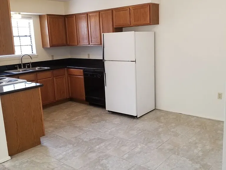 1808D Woodsman Dr — Photo 2