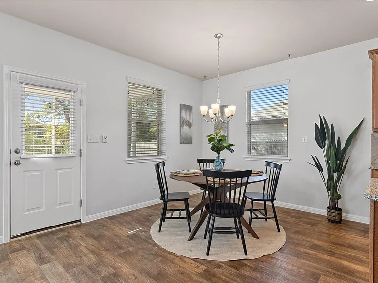208 Callahan Ln — Photo 10