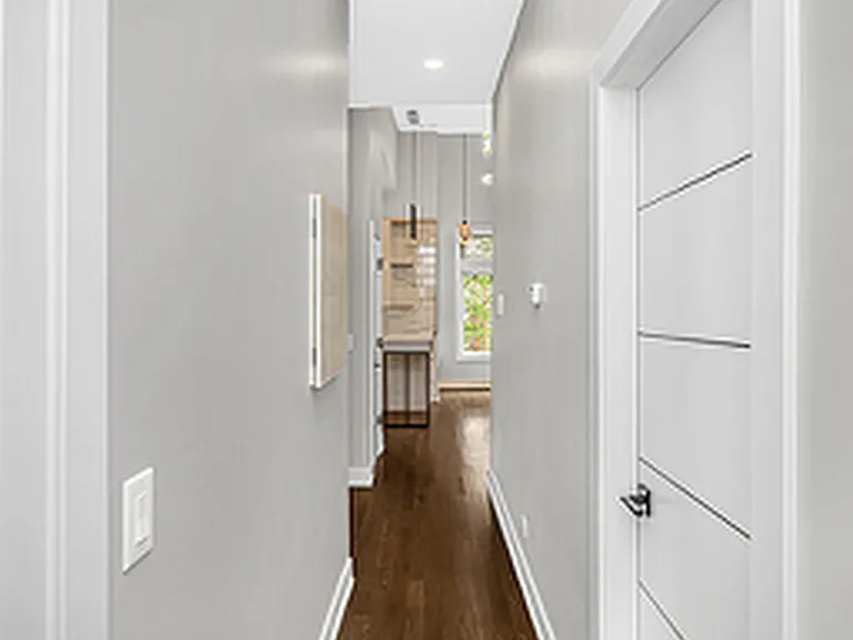 721 W Melrose St #3F — Photo 5