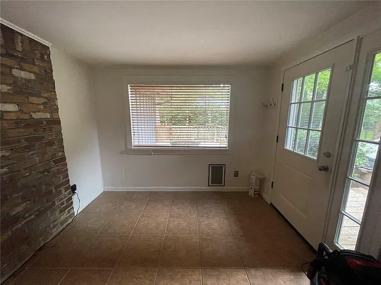 2760 Brevard Dr — Photo 4