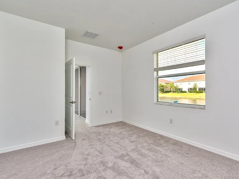 2591 Vine Ave — Photo 12