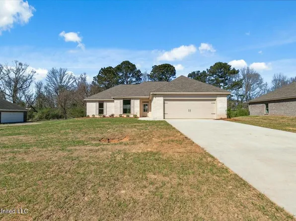 105 NE Adams Ave, Magee, MS 39111