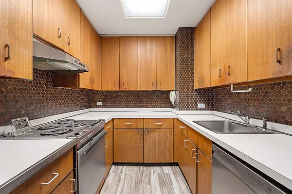 Sold by Douglas Elliman | media 8