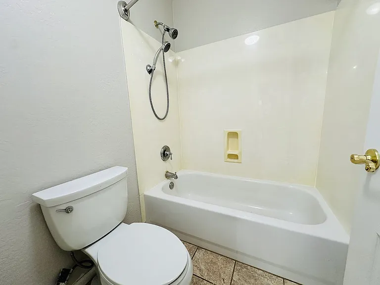 672 W Raven Dr — Photo 38
