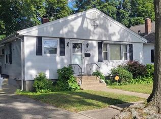 21 Webb St, Providence, RI 02908