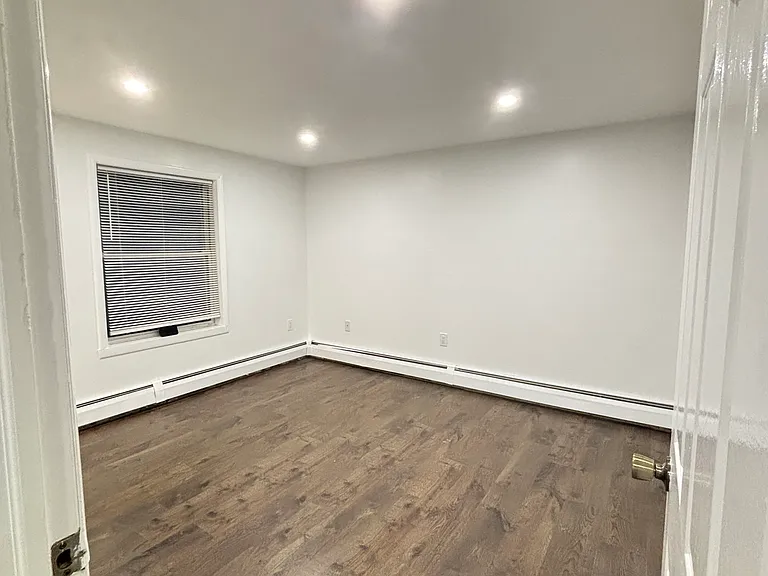 1387 Quinnipiac Ave — Photo 8