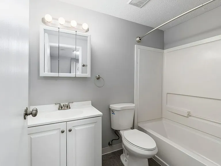 TOWNHOMES AT MCNAUGHTEN — Photo 17