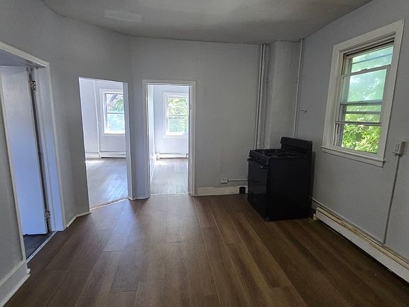 4th image of 94 N 3rd St #3A