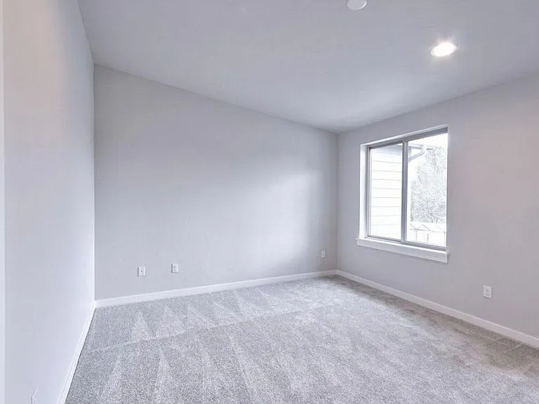 5551 SE Logan Ln — Photo 19