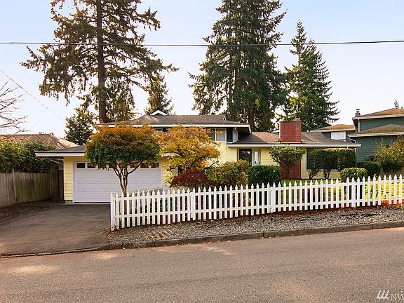 2nd image of 17007 NE 21st St