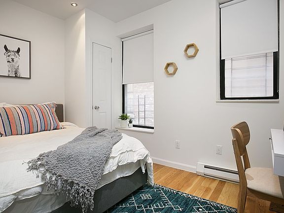 3rd image of 320 Manhattan Ave APT 48