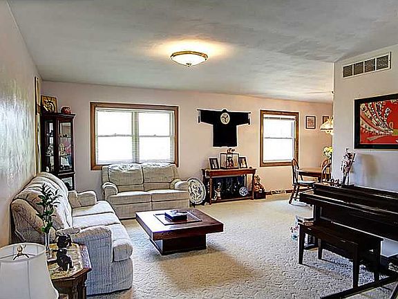 4th image of 129 Finsbury Ln