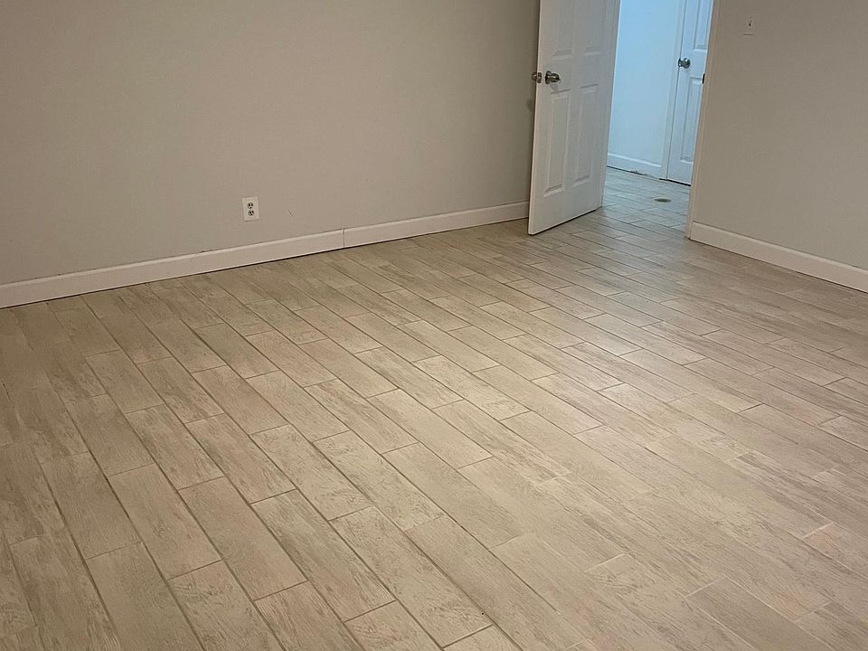 2nd image of 6 Gabriel Dr #Bb