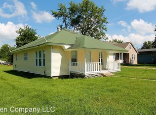 331 S Locust St, Dexter, MO 63841
