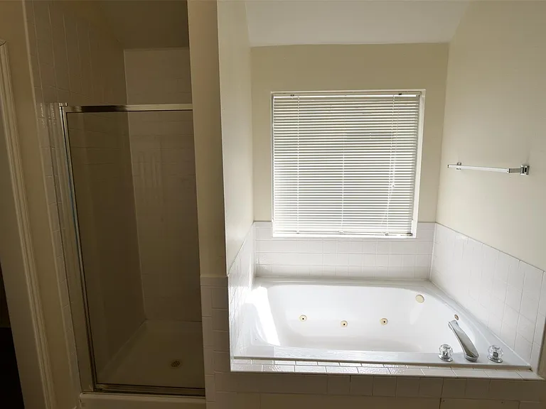 23822 Hopewell Dr — Photo 25