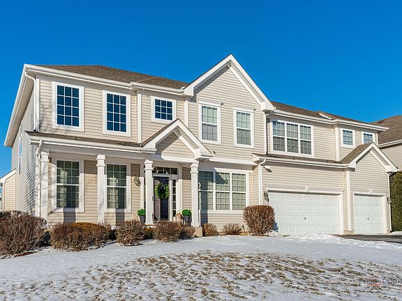 3rd image of 437 Red Cedar Rd