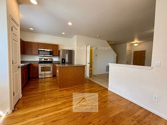 4th image of 7920 Sandy Springs Point