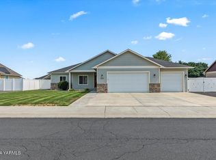 1015 S 91st Ave, Yakima, WA 98908