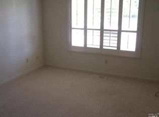 6582 Meadowridge Dr, Santa Rosa, CA 95409