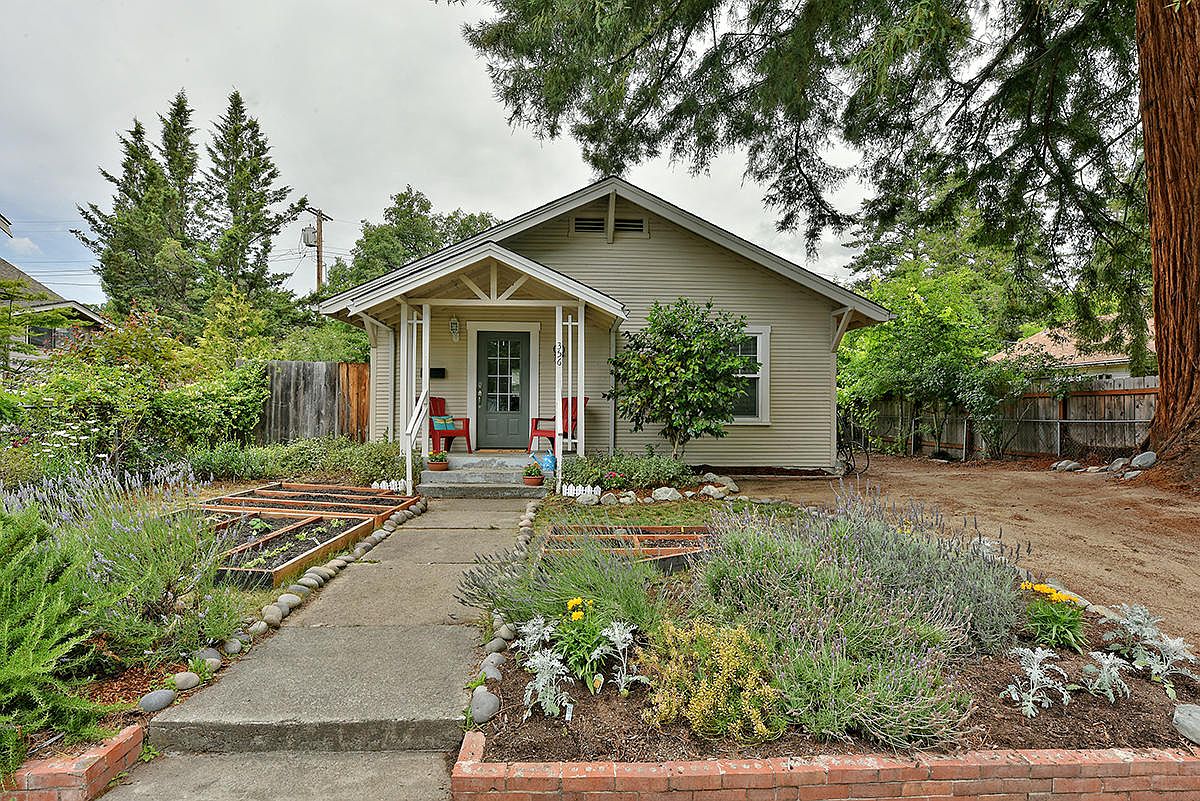 356 SW L St, Grants Pass, OR 97526 Zillow