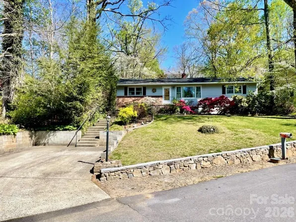 213 N Park Ln, Black Mountain, NC 28711