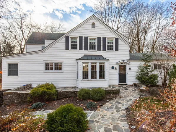 25 Roxbury Road, Scarsdale, NY 10583