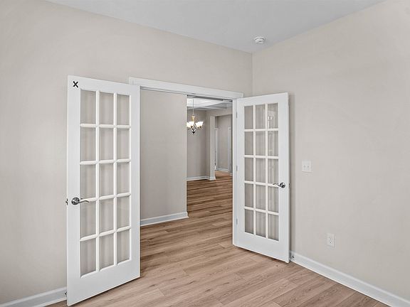 3rd image of 540 Banna Arch Loop