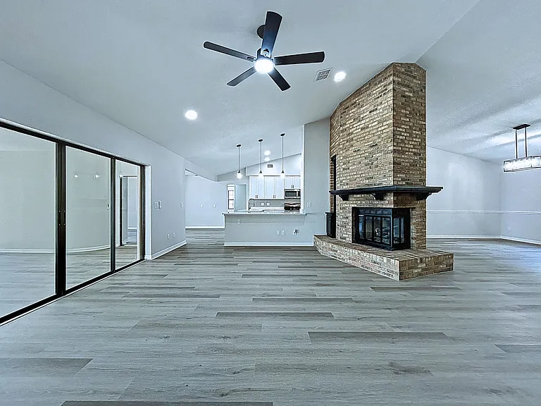 2881 Hammock Dr — Photo 33