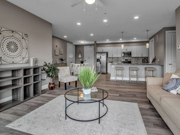 6770-6790 Main St #305