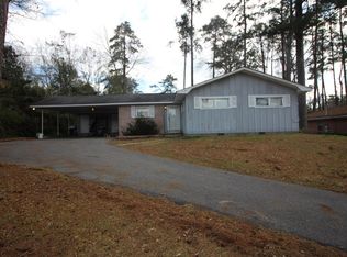 1036 Crescent Hill Dr, Laurel, MS 39440