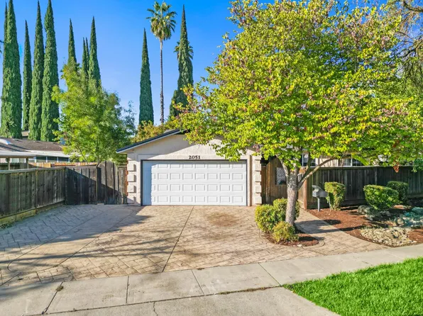 2051 Edgebrook Dr, Modesto, CA 95354
