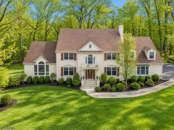 6 Bluebird Ct, Raritan Twp., NJ 08822