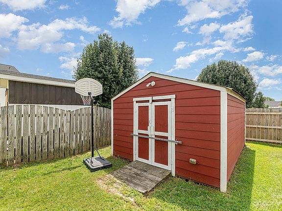 4th image of 4707 Dewberry Ln