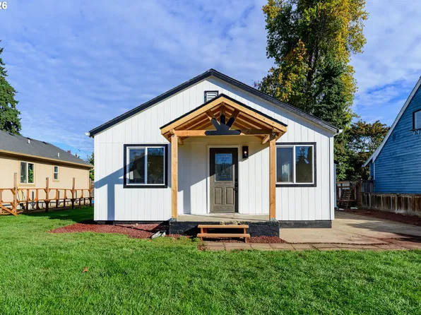 1324 F St, Springfield, OR 97477