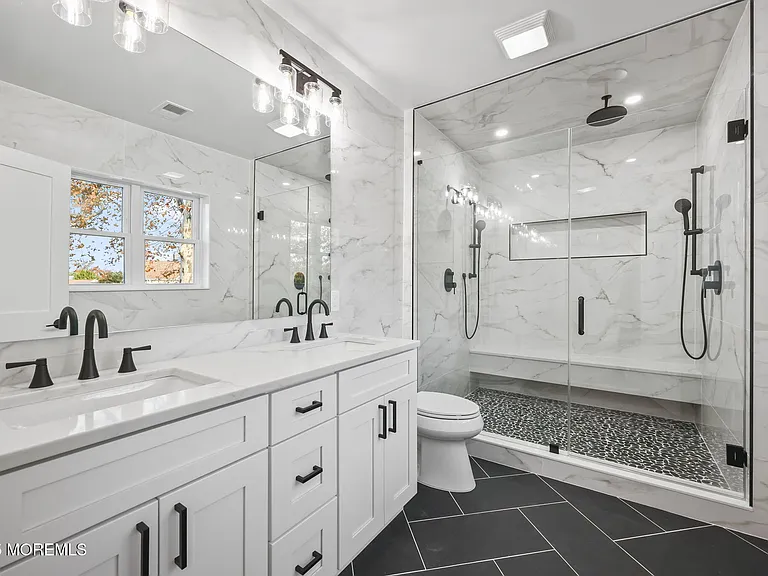211 Rockwell Ave — Photo 15