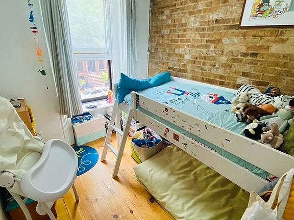 2nd image of 317 Clermont Ave #2
