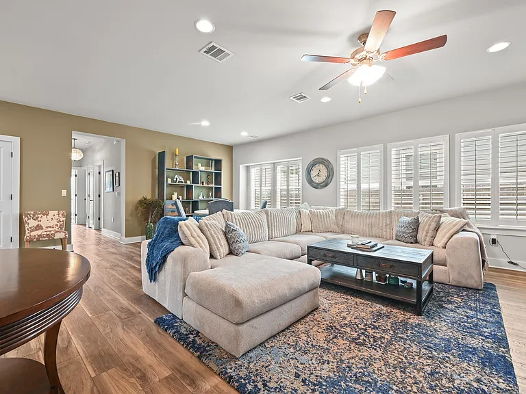 10121 Forest Grove Dr — Photo 10