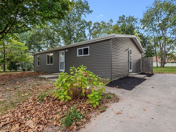 2nd image of 30089 Oriole St
