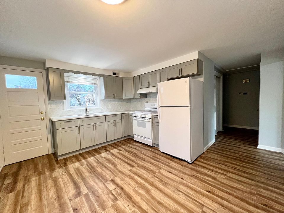 1st image of 15 Hickory St Floor 2