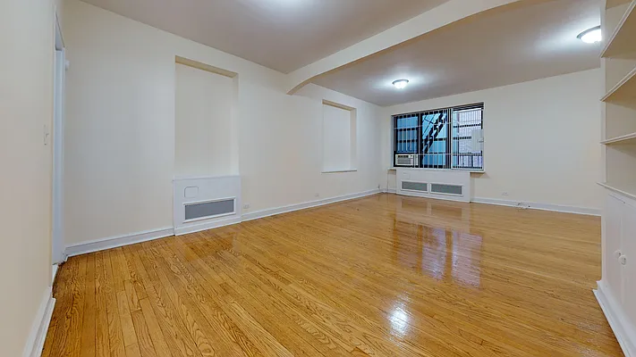 Rented by Bond New York | media 1