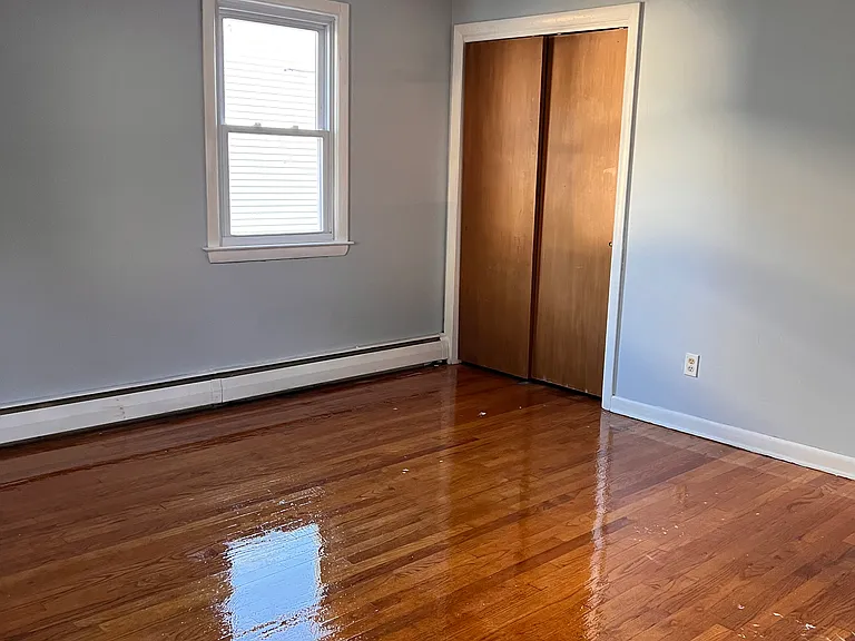 164 Thorniley St #1 — Photo 11