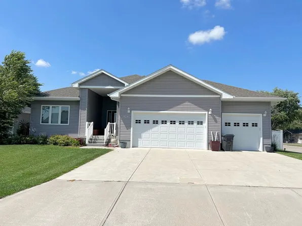 928 Sun Valley Pl, Grand Island, NE 68801