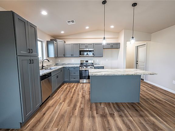 4th image of 3066 E Leroy Avenue