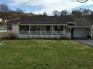 664 Memorial Dr, Castlewood, VA 24224