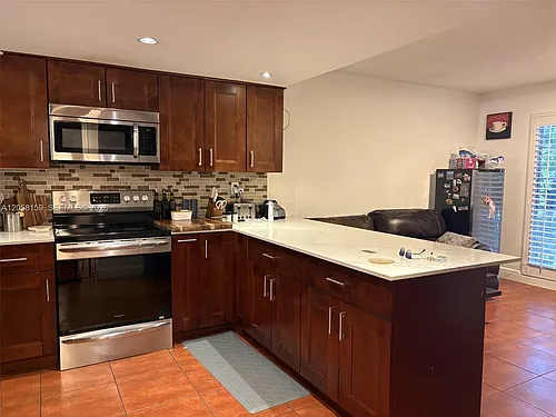 2200 NE 7th St #1 Photo 1