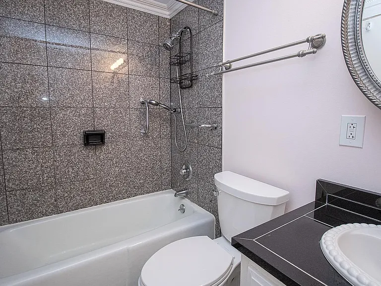619 King St #801 — Photo 8