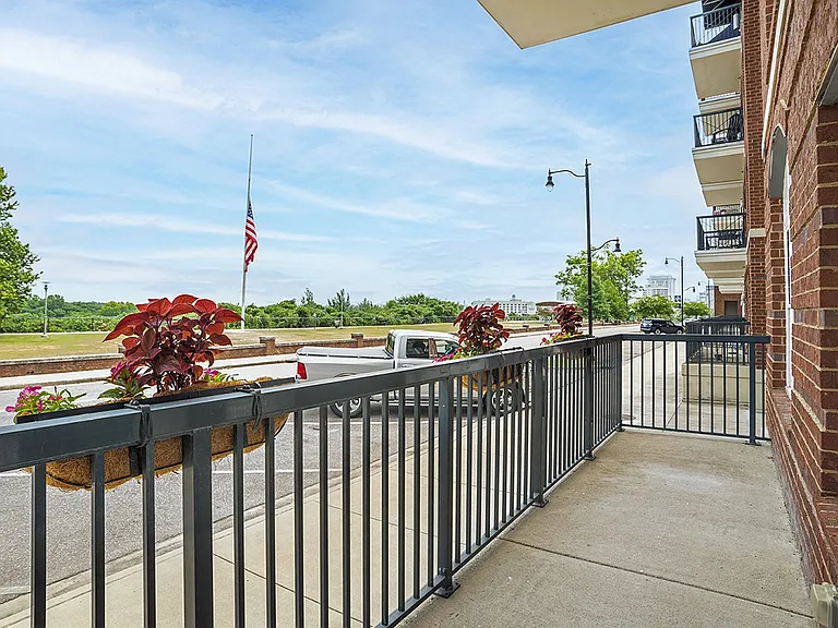 The Heights Apartments — Photo 22